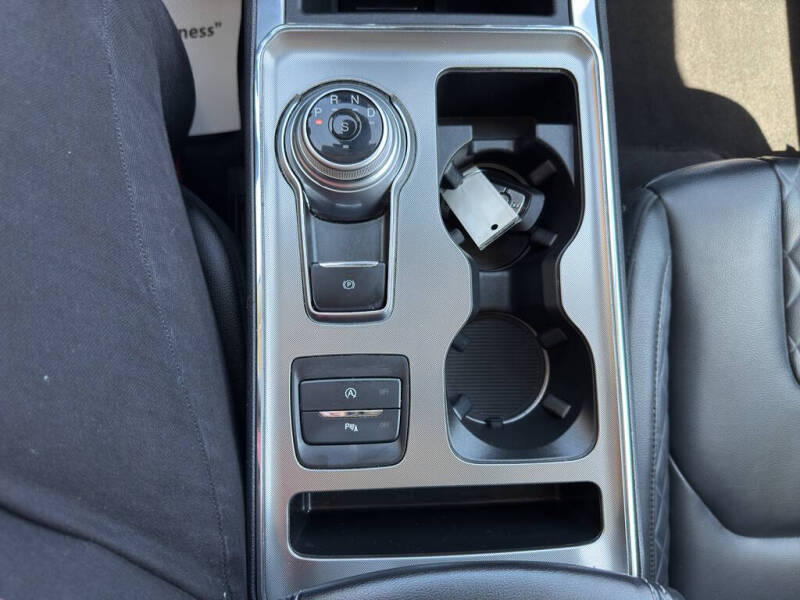 2024 Ford Edge Titanium