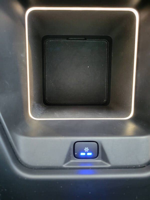 2024 Land Rover Defender 130 P400 X-Dynamic SE