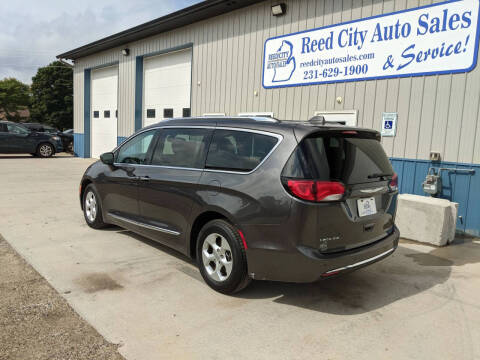 2017 Chrysler Pacifica Touring-L Plus