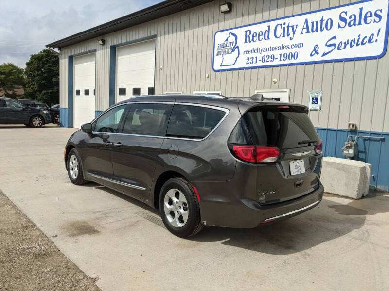 2017 Chrysler Pacifica Touring-L Plus