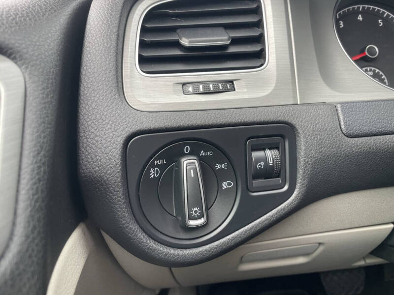 2015 Volkswagen Golf TSI SE