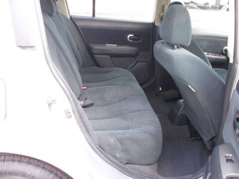 2010 Nissan Versa 1.8 S