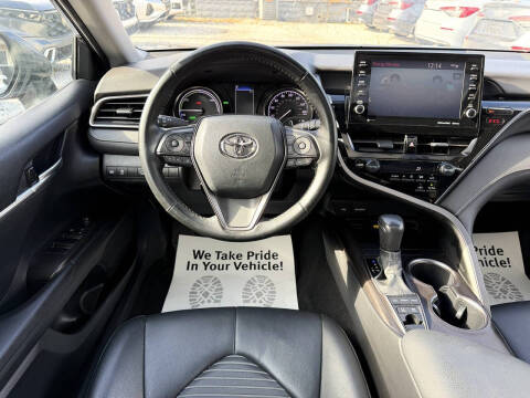 2023 Toyota Camry Hybrid SE