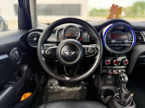 2015 MINI Hardtop 4 Door Cooper