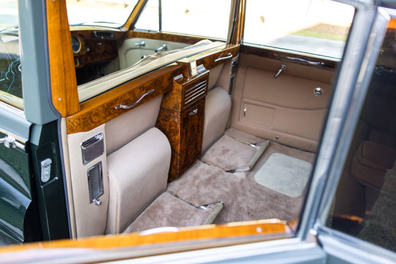 1967 Rolls-Royce Phantom 50