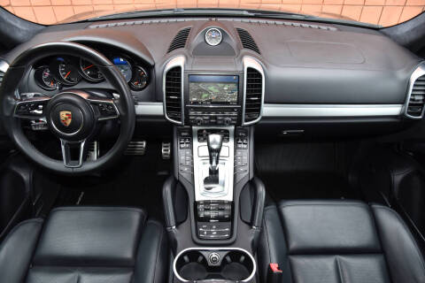 2016 Porsche Cayenne GTS