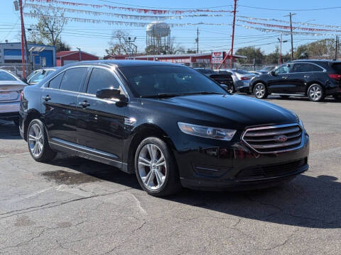 2018 Ford Taurus SEL