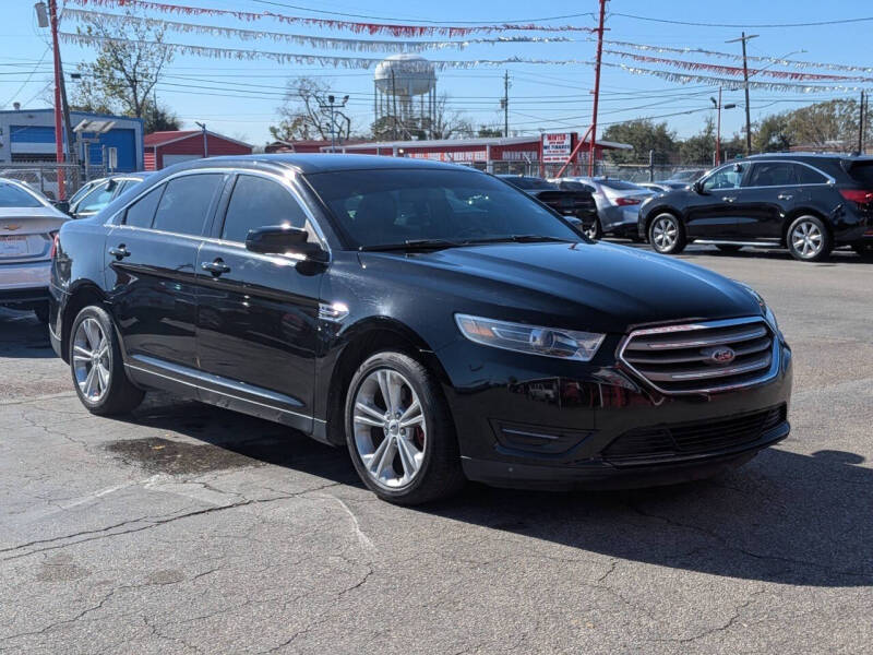 2018 Ford Taurus SEL