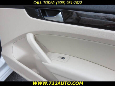 2014 Volkswagen Passat 1.8T SEL Premium PZEV