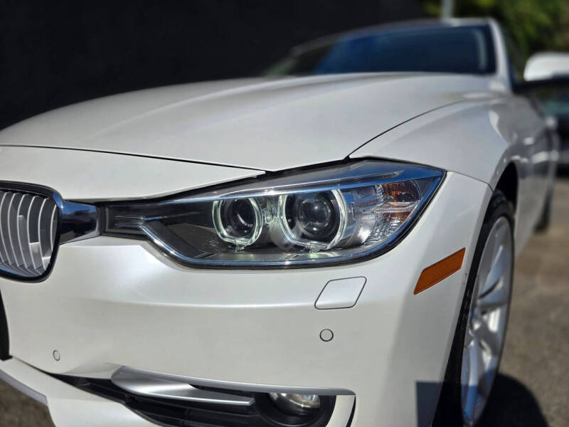 2012 BMW 3 Series 328i