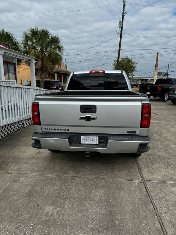 2017 Chevrolet Silverado 1500 LTZ Z71 photo 3