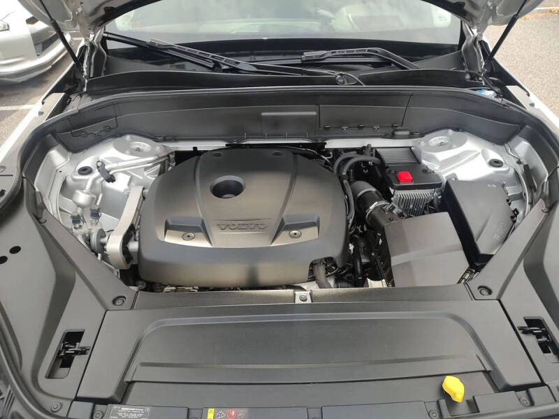 2022 Volvo XC90 T5 Momentum