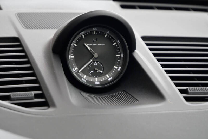 2025 Porsche 911 Carrera