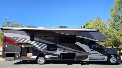 2021 Thor Motor Coach Magnitude