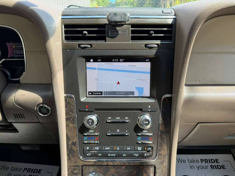 2017 Lincoln Navigator Select