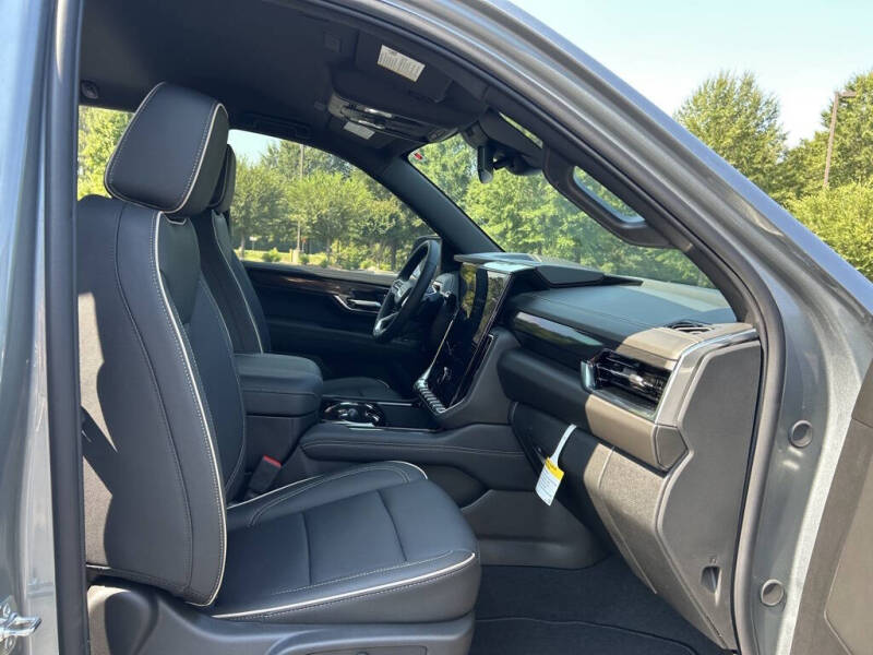 2025 GMC Yukon Elevation