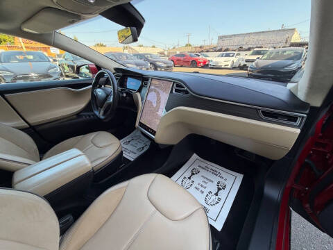 2014 Tesla Model S P85