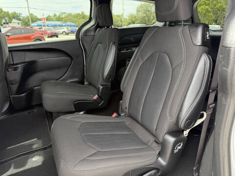 2023 Chrysler Pacifica Touring