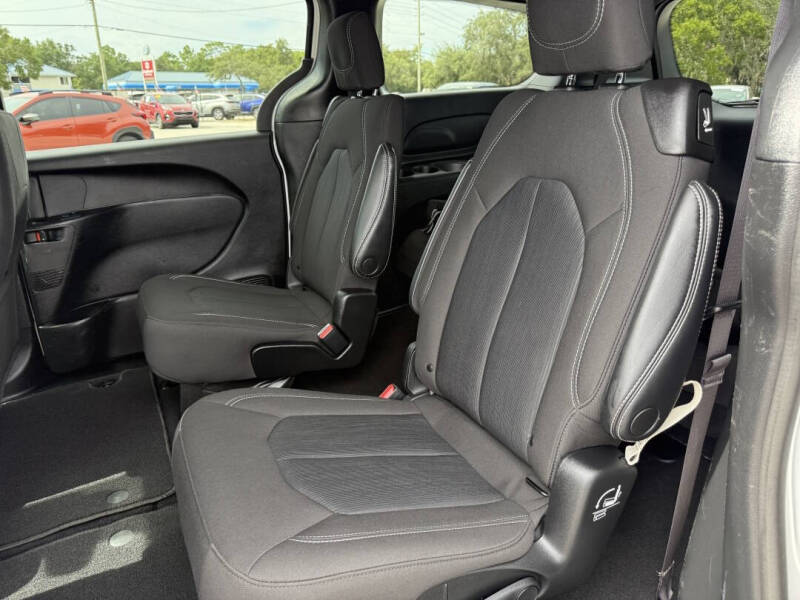 2023 Chrysler Pacifica Touring