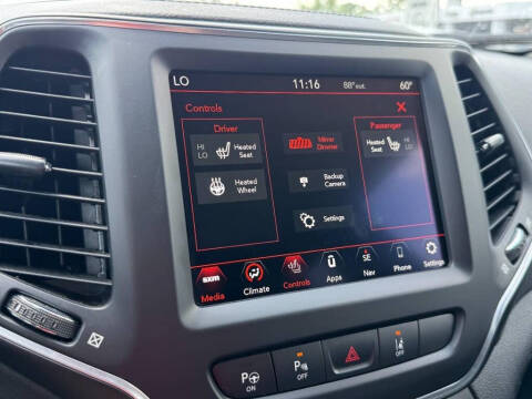 2023 Jeep Cherokee Altitude Lux