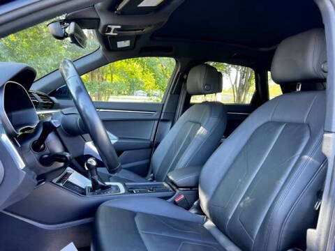 2021 Audi Q3 quattro Premium 40 TFSI