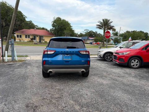 2020 Ford Escape SE