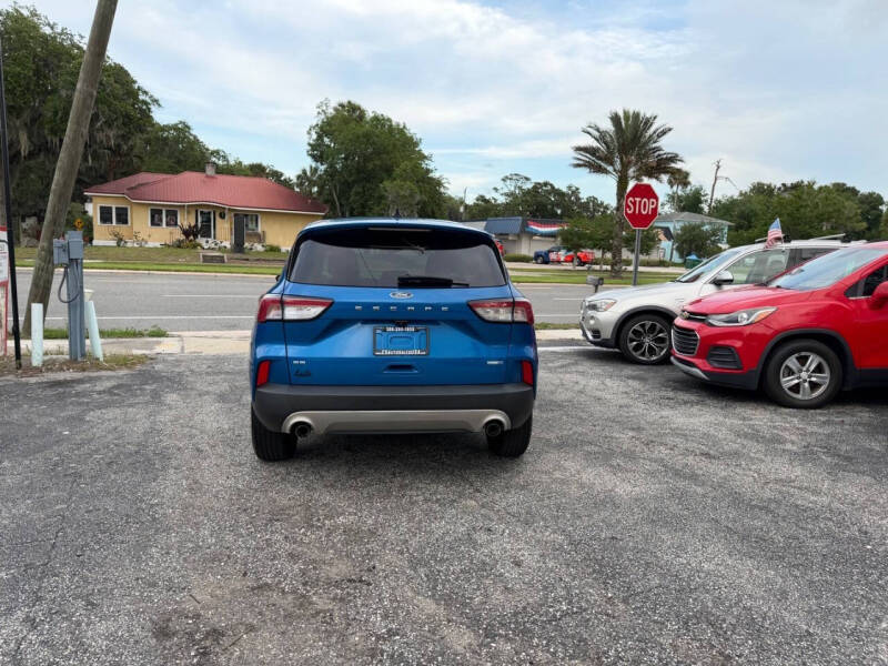 2020 Ford Escape SE