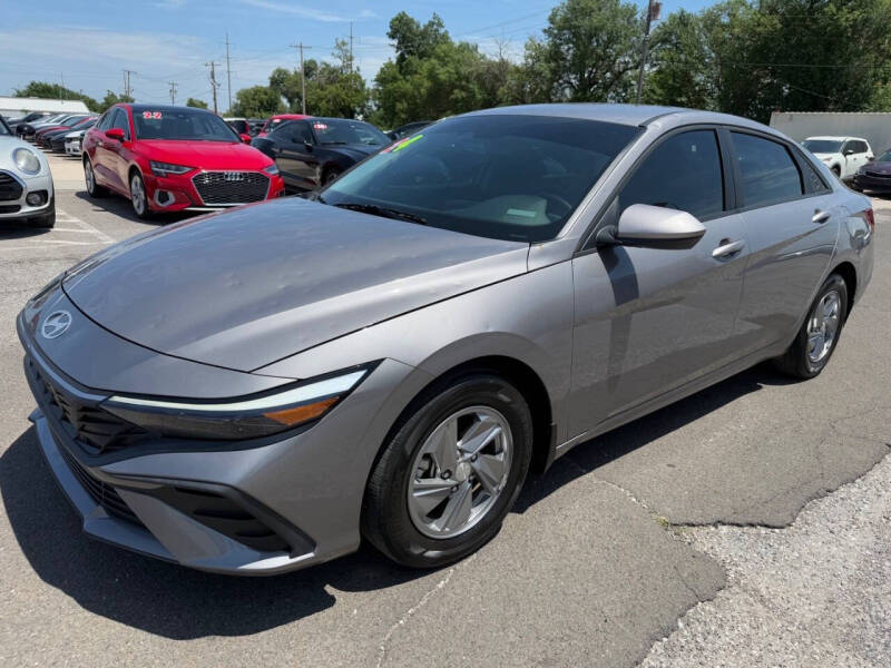 2024 Hyundai Elantra SE