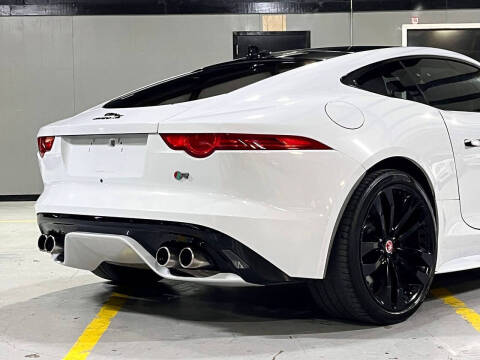 2016 Jaguar F-TYPE R