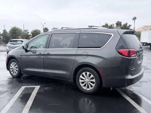 2017 Chrysler Pacifica Touring