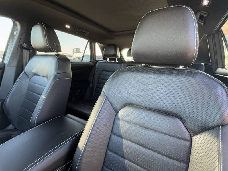 2026 Volkswagen Atlas Cross Sport SEL R-Line Black 4Motion