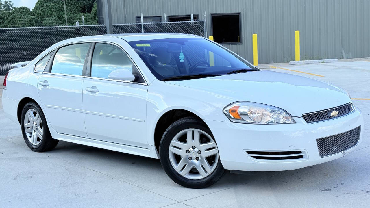 White 2012 Chevrolet Impala LT LT 4dr Sedan 27