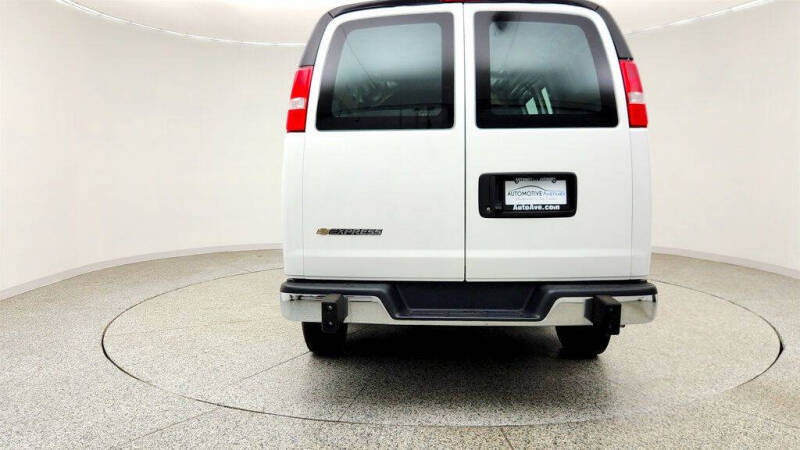 2025 Chevrolet Express 2500
