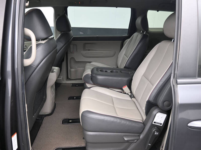 2017 Kia Sedona LX