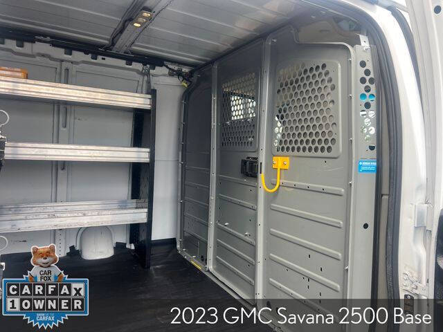 2023 GMC Savana 2500