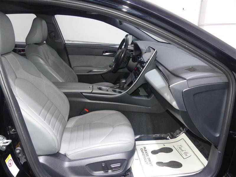 2019 Toyota Avalon Hybrid