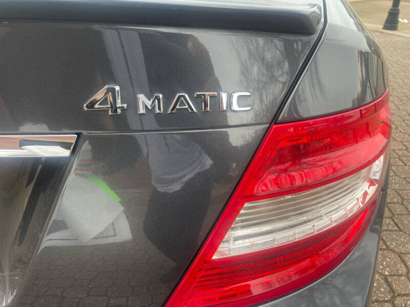 2010 Mercedes-Benz 300-Class