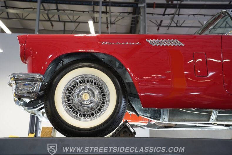 1957 Ford Thunderbird