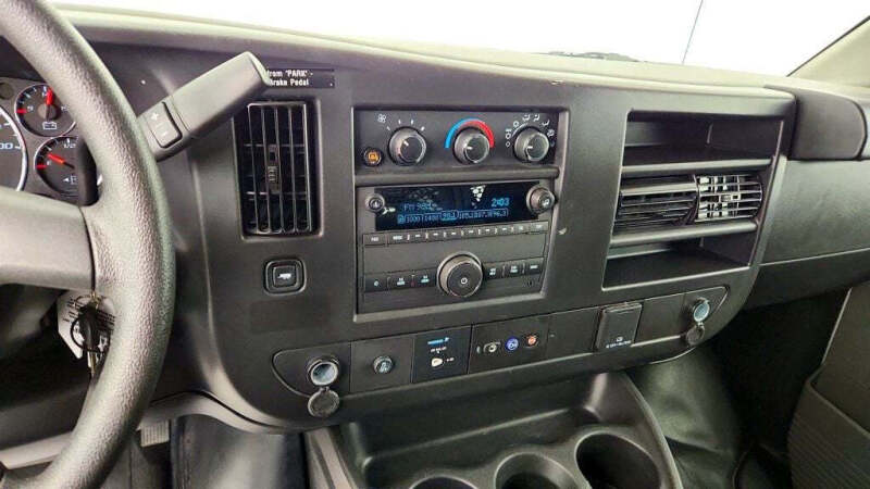 2025 Chevrolet Express 2500
