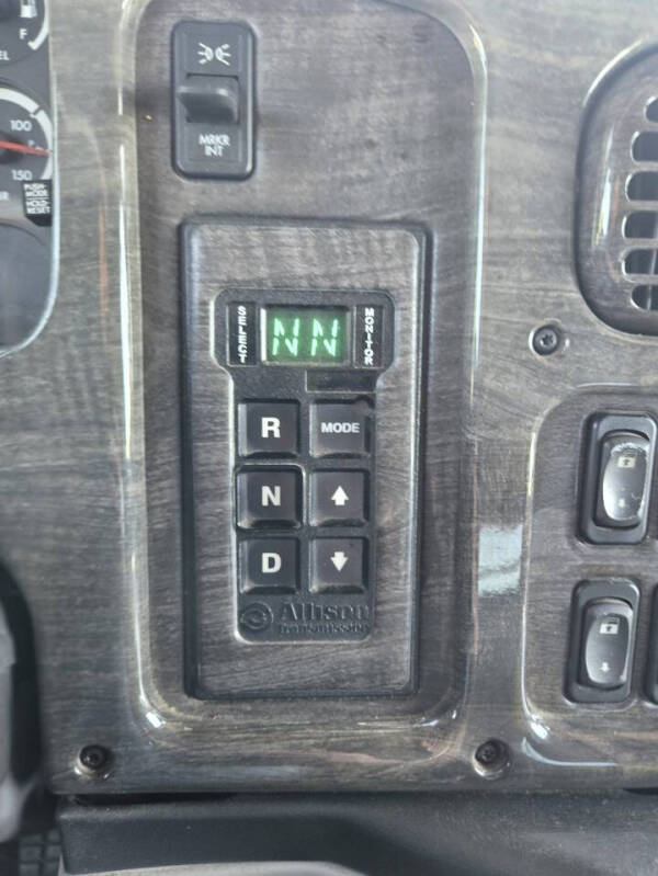 2007 Freightliner M2 106