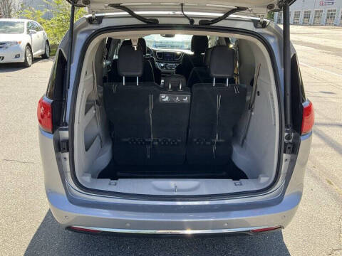 2017 Chrysler Pacifica Touring-L