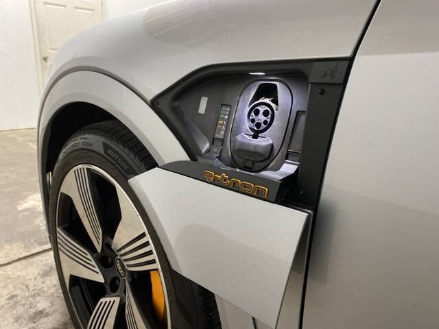 2023 Audi e-tron quattro Premium Plus