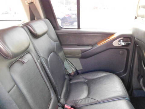 2005 Nissan Pathfinder LE