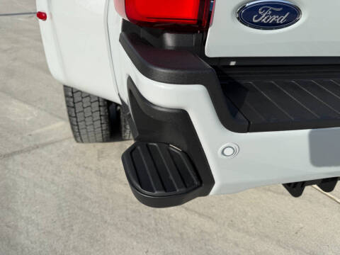 2026 Ford F-450 Super Duty Platinum