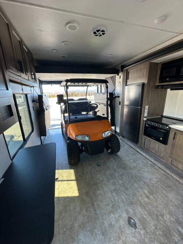 2022 Forest River Vengeance Rogue 26VKS