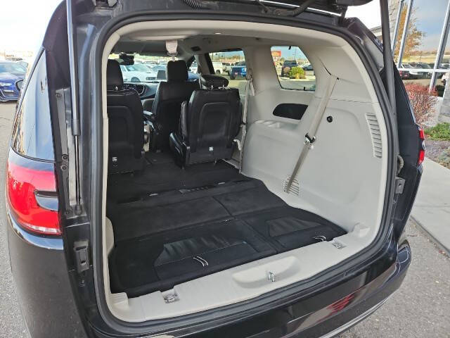 2022 Chrysler Pacifica Touring L