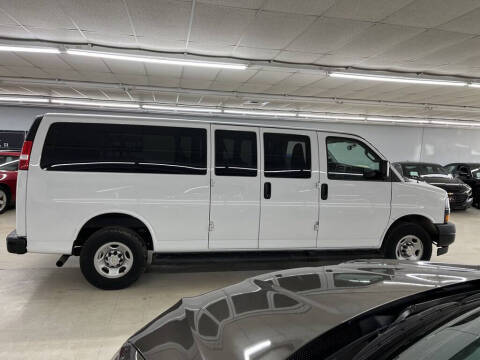 2022 Chevrolet Express LS 3500