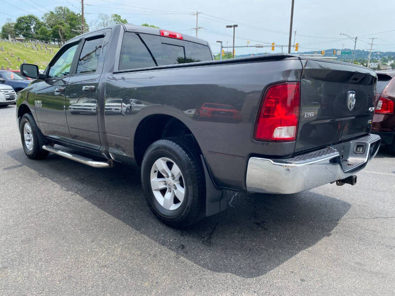2018 RAM 1500 SLT