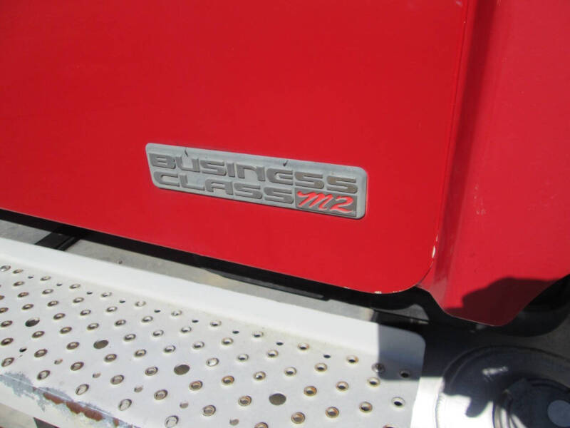 2005 Freightliner Business class M2