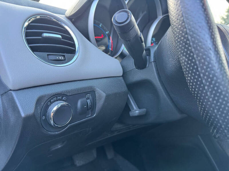 2013 Chevrolet Cruze LS Auto